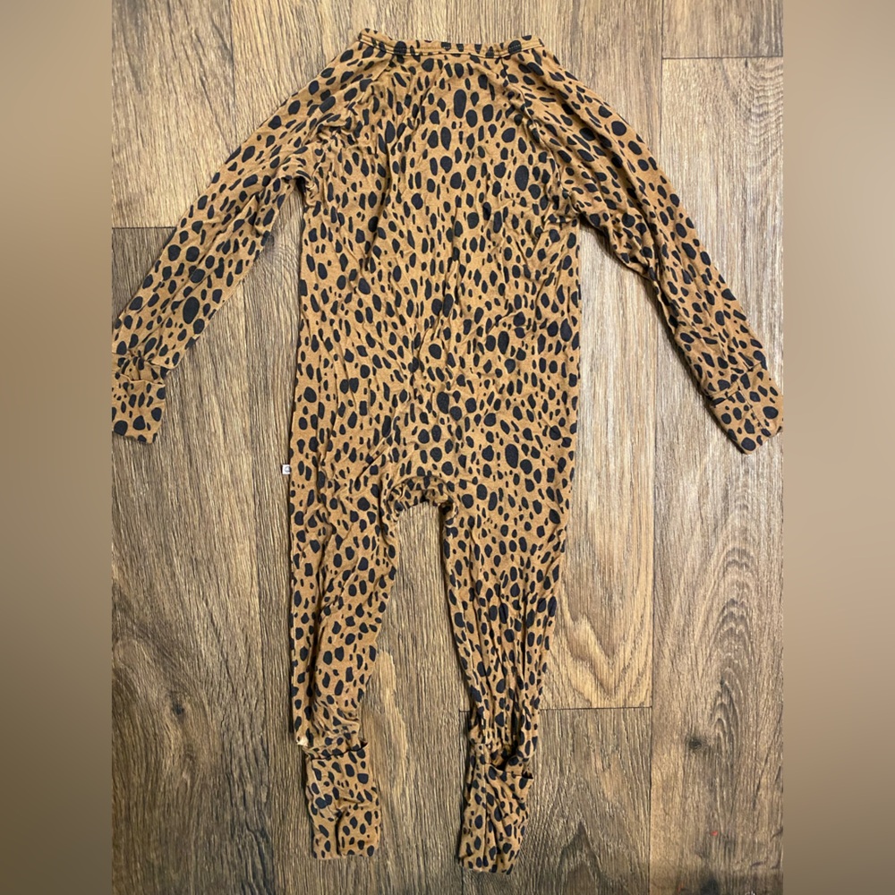 Everyday Leisure Leopard Print long sleeve footie